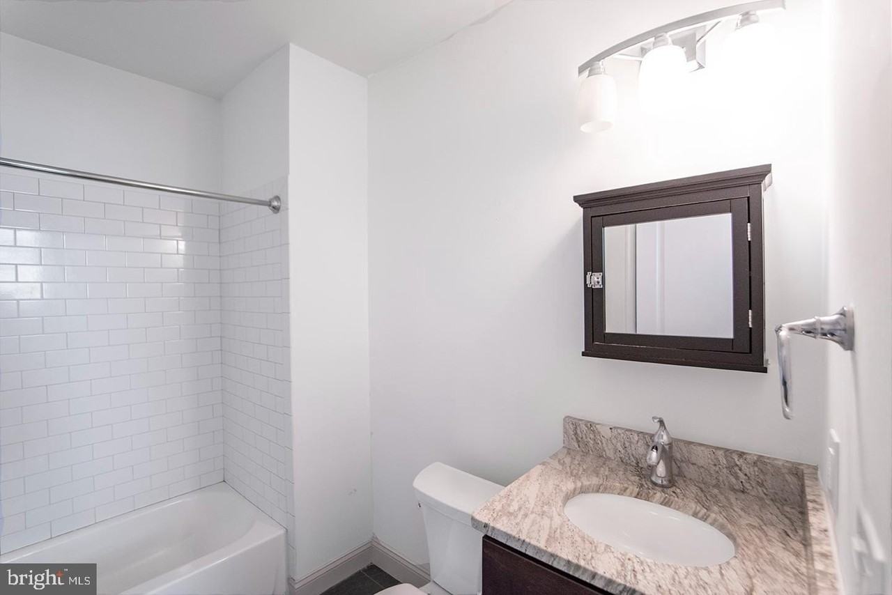 427 Monroe St #103 - Photo 6 of 12