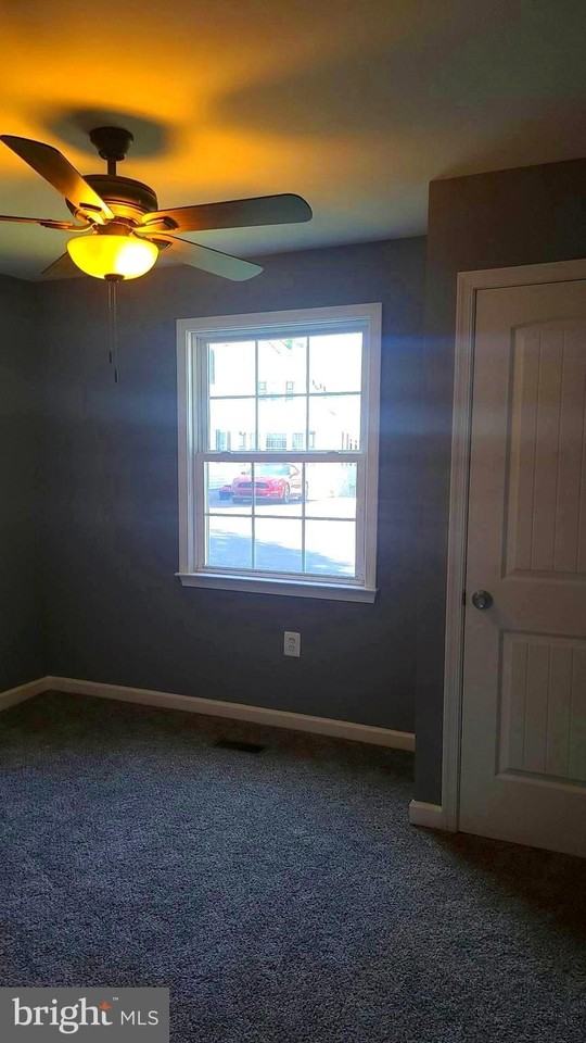 404 Chestnut St - Photo 6 of 20