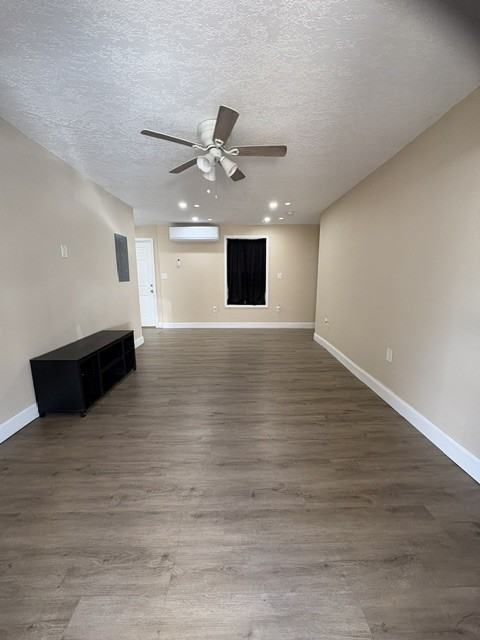 400 6th St #1 - Photo 2 of 5
