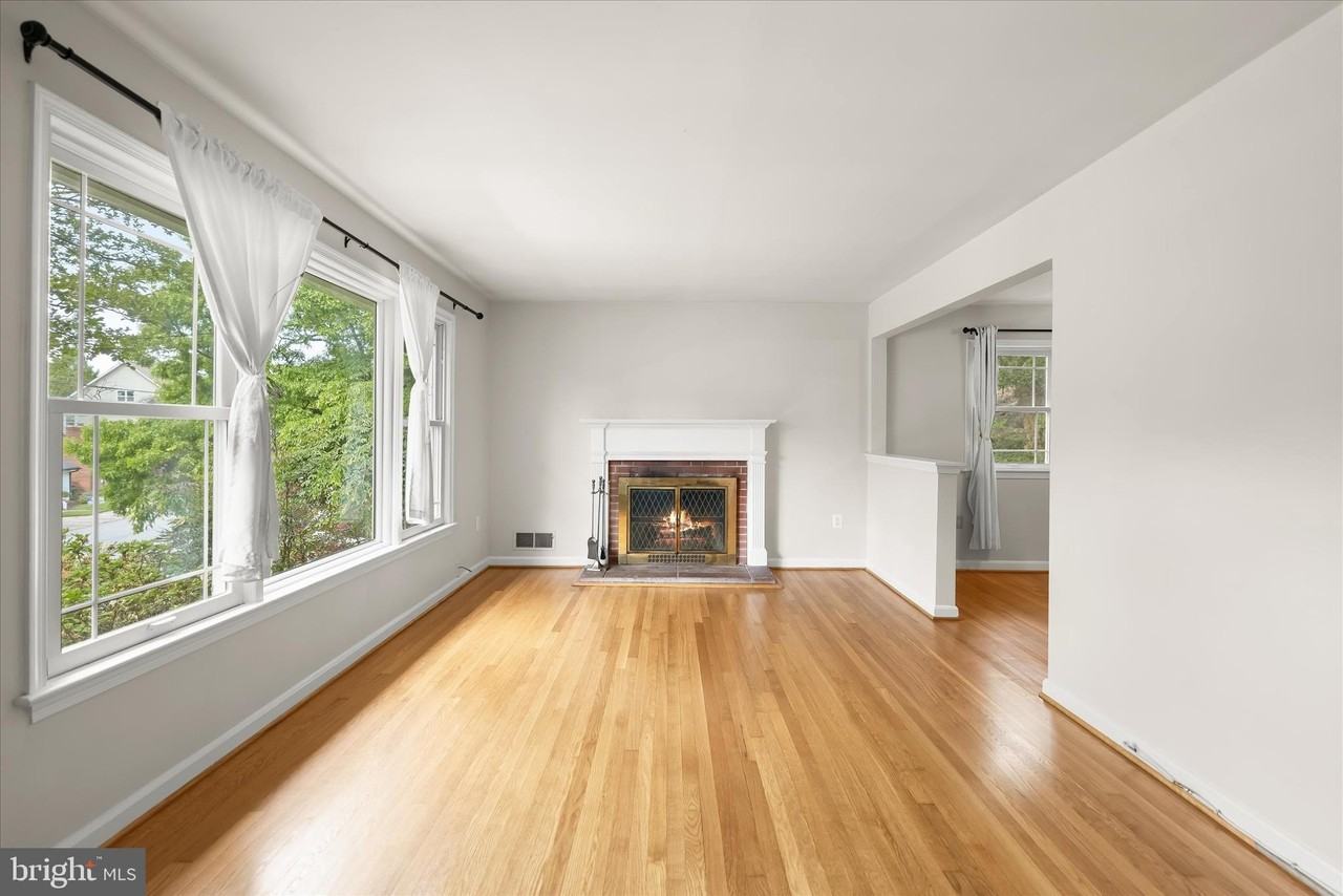 877 N Nottingham St - Photo 4 of 26