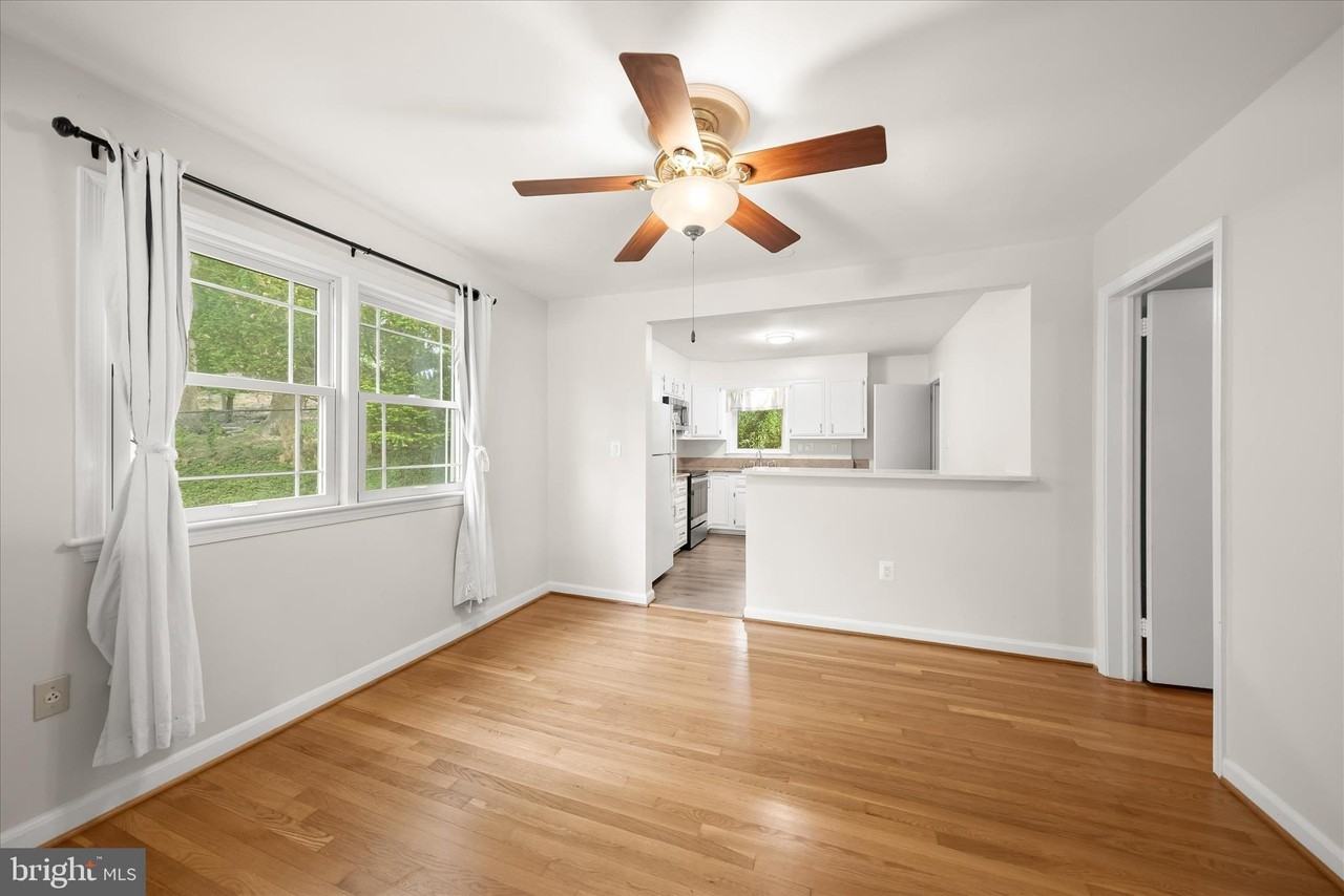877 N Nottingham St - Photo 6 of 26