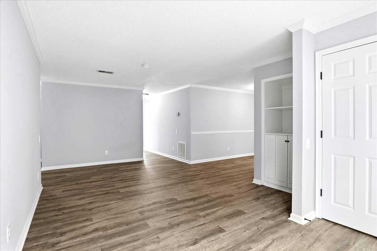 12002 Golf Ridge Ct - Photo 2 of 43