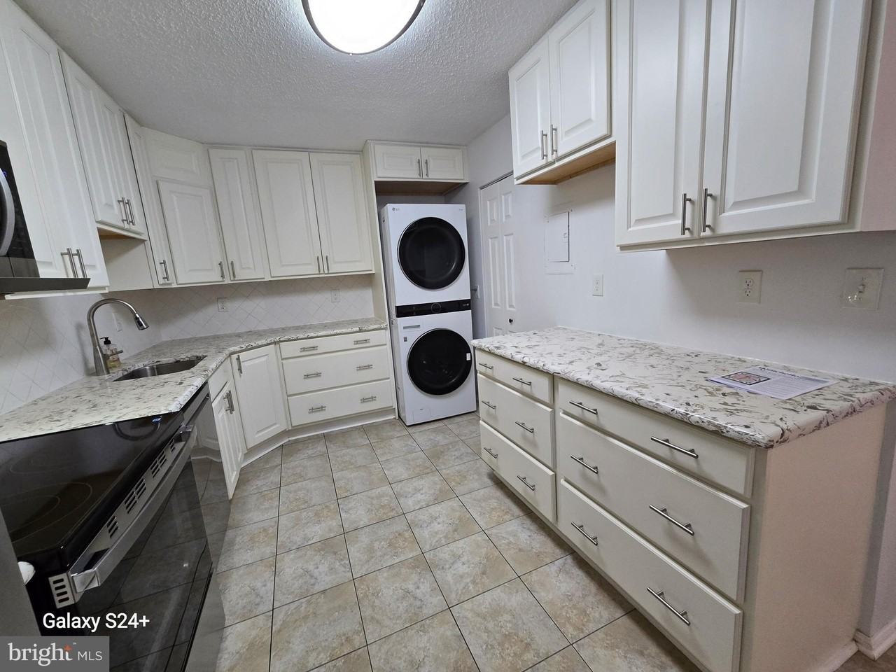 5902 Mount Eagle Dr #709 - Photo 6 of 44