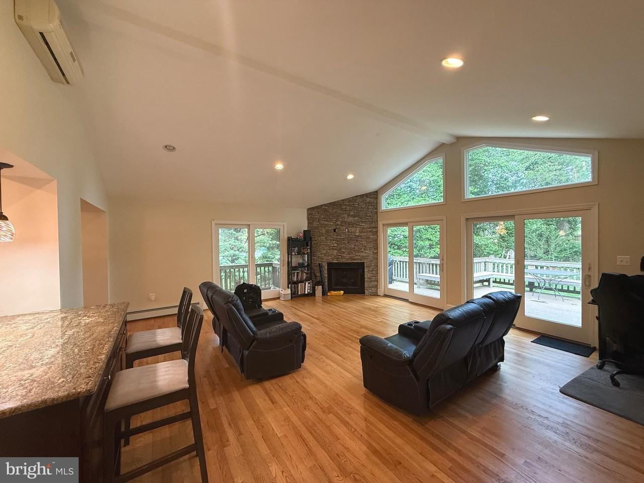 1631 Warner Ave - Photo 3 of 30