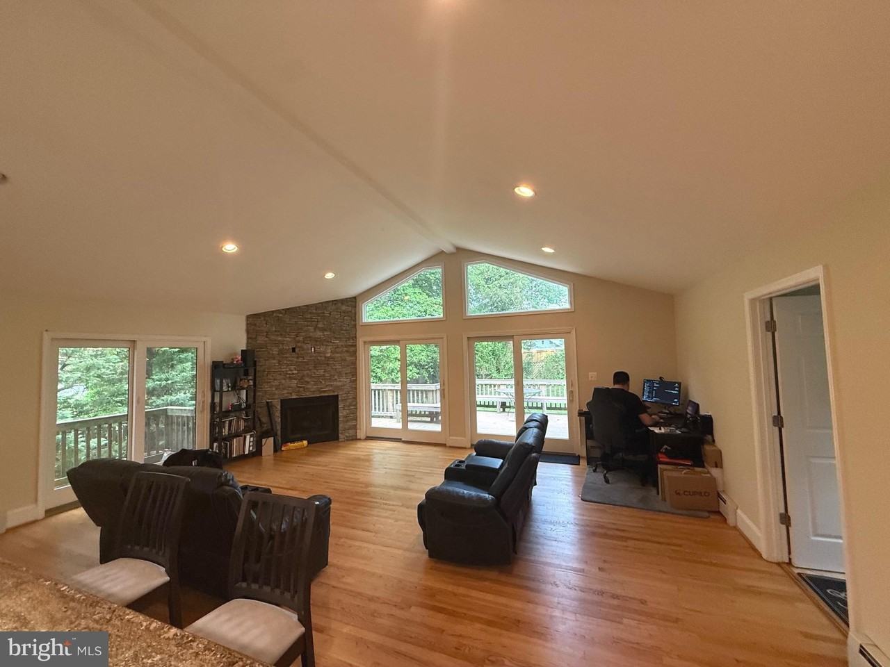 1631 Warner Ave - Photo 5 of 30