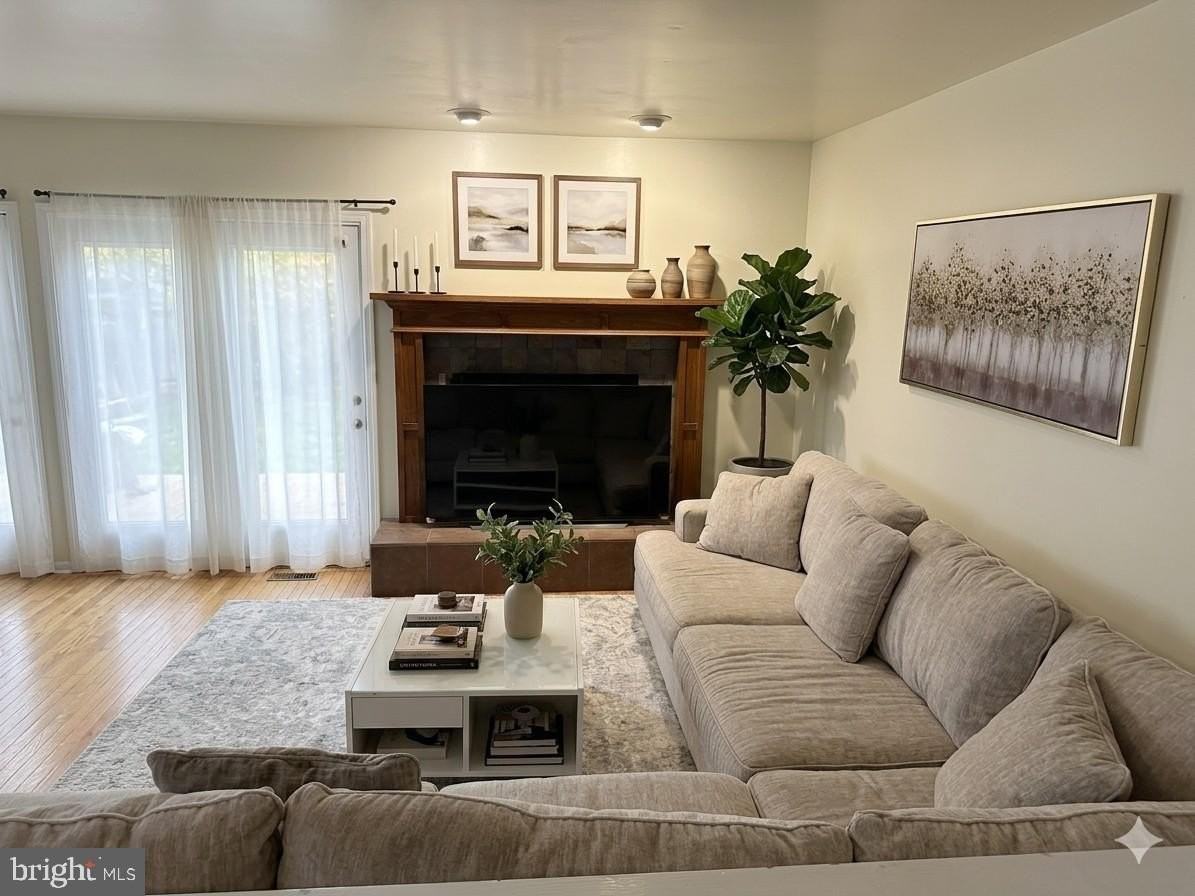12500 Flatwood Cir - Photo 4 of 15
