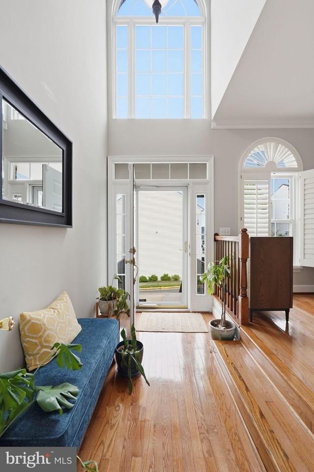 6320 Dunman Way - Photo 2 of 33