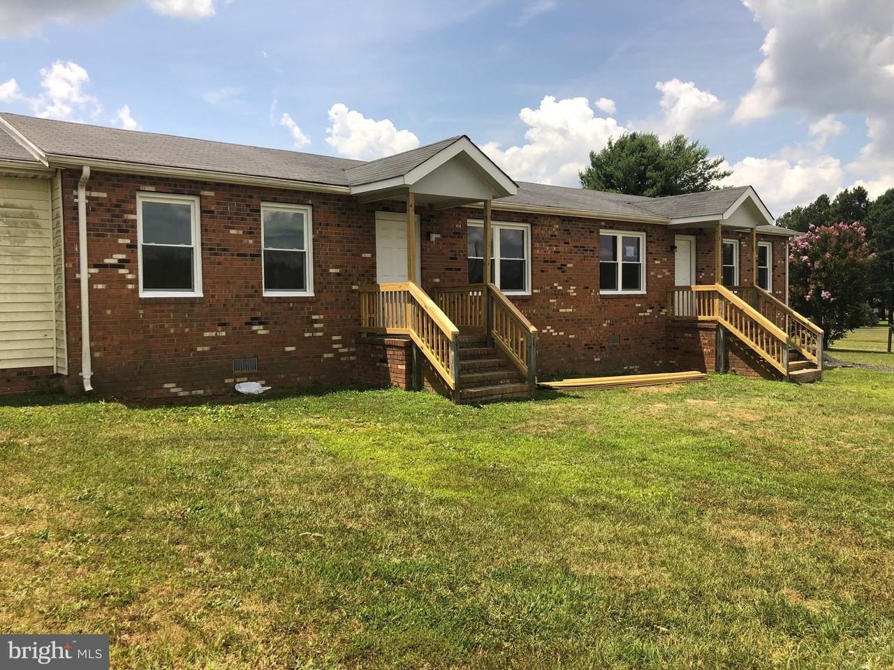 9382 Windsor Dr - Photo 2 of 11
