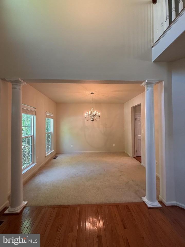 12489 Pfitzner Ct - Photo 4 of 28