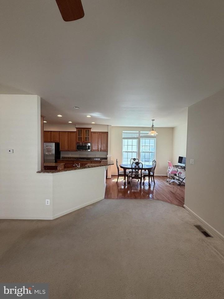 12489 Pfitzner Ct - Photo 6 of 28