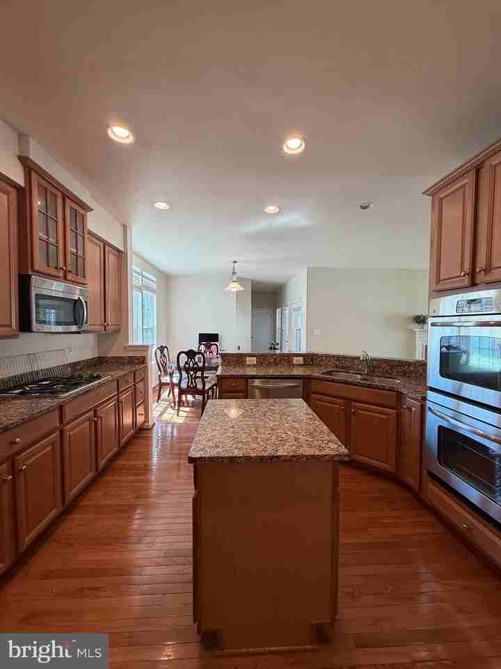 12489 Pfitzner Ct - Photo 7 of 28