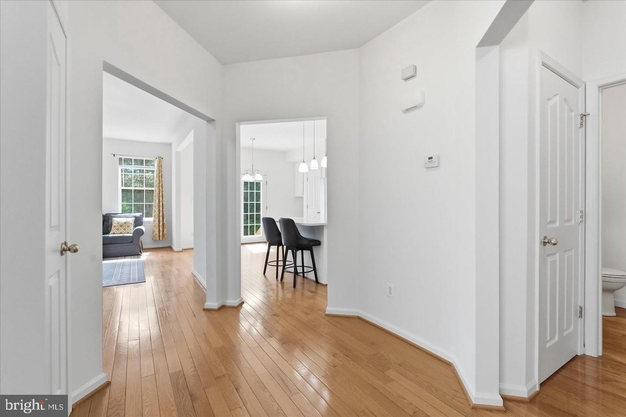 8863 Flatbush Ct - Photo 2 of 20