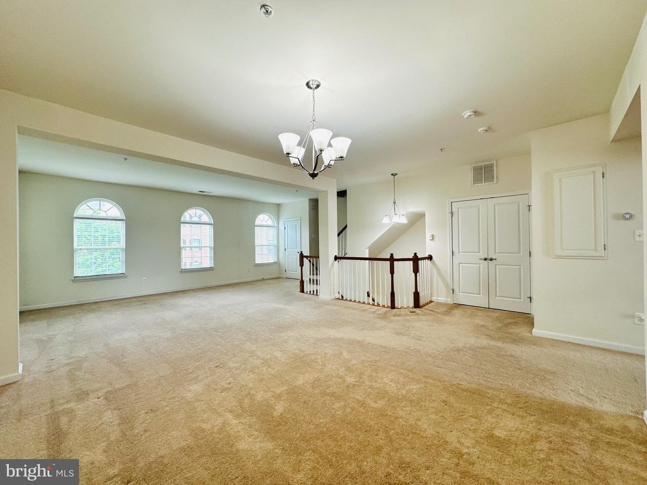 7396 Brunson Cir - Photo 5 of 47