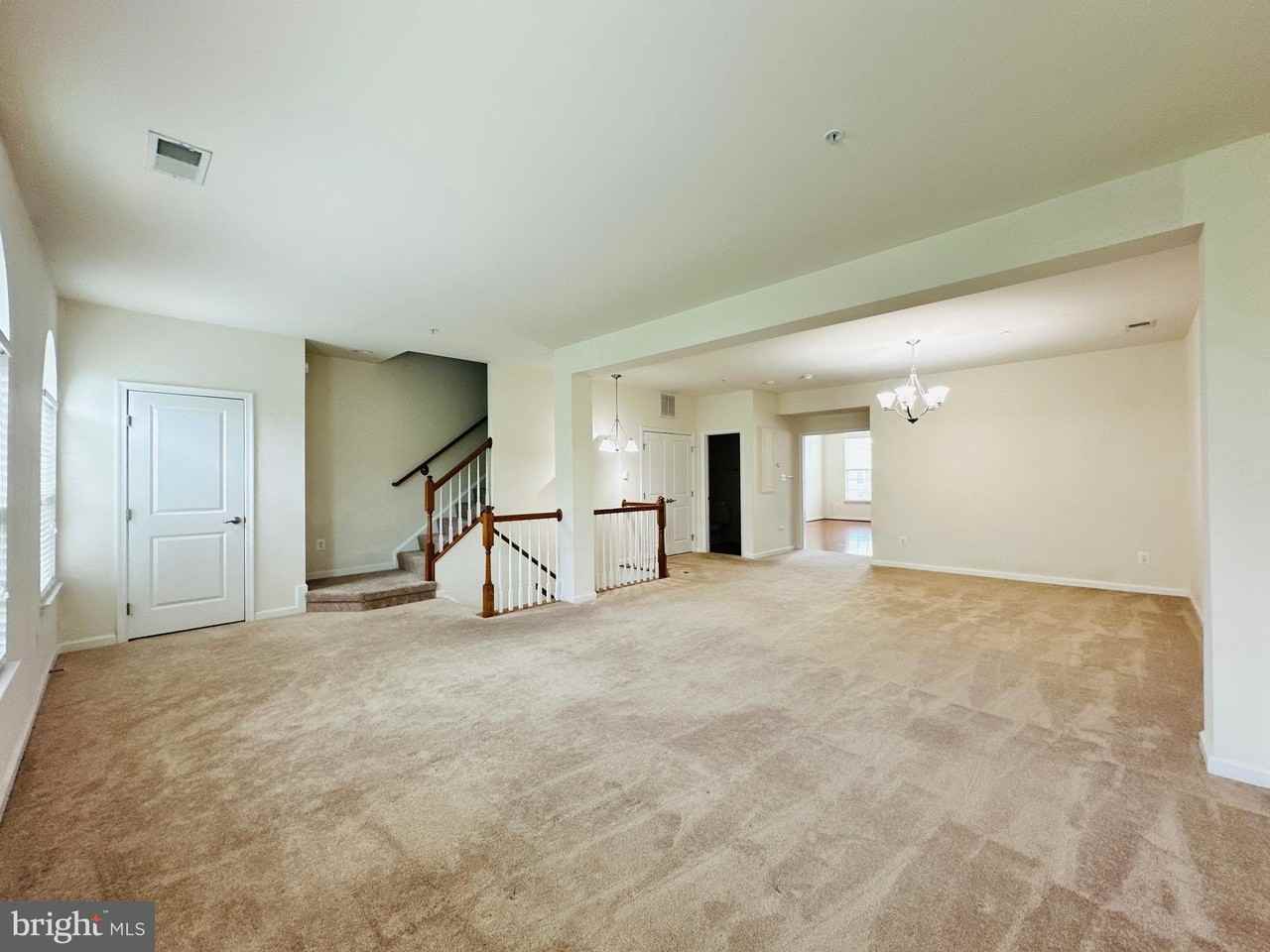 7396 Brunson Cir - Photo 6 of 47
