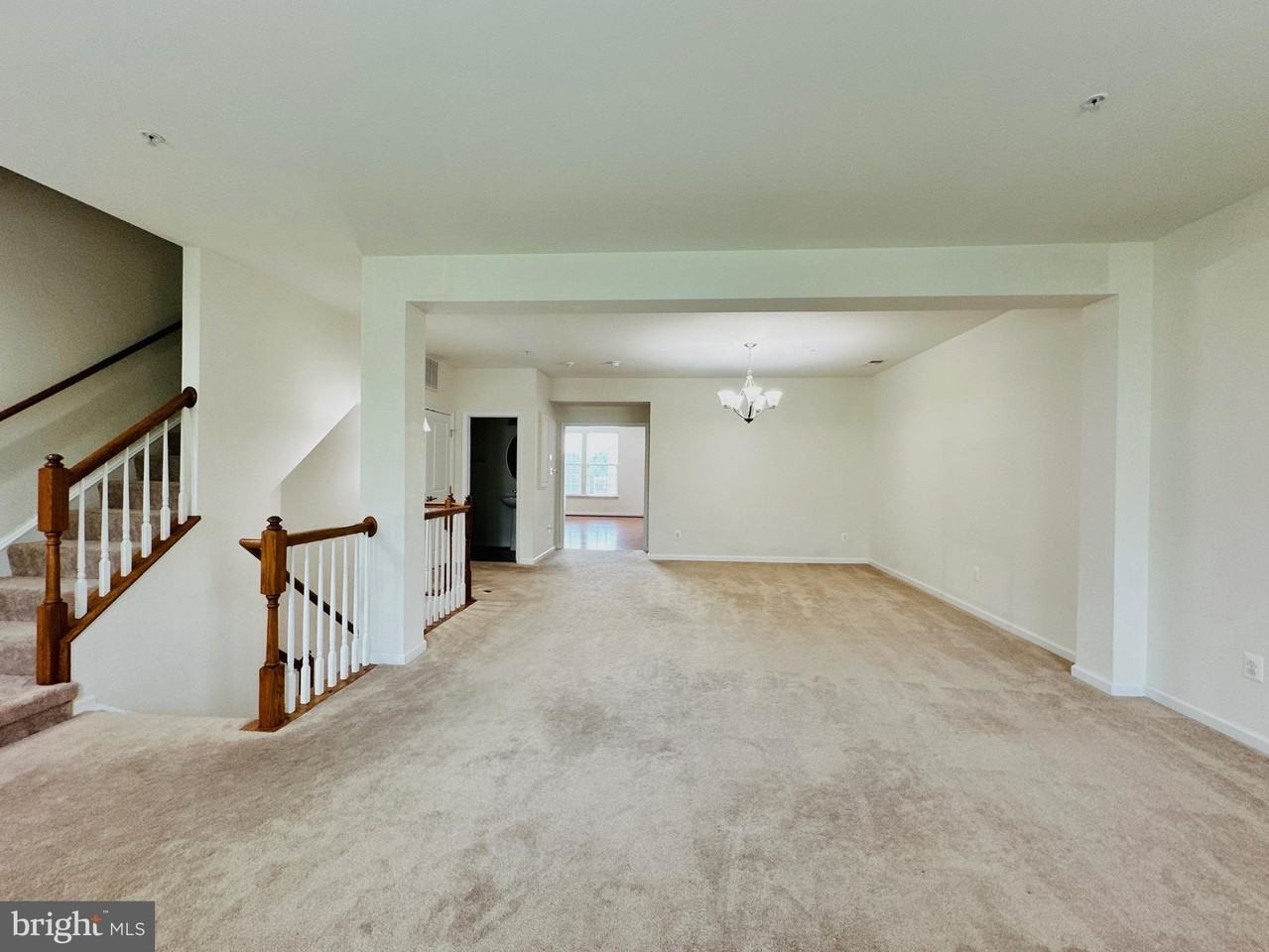 7396 Brunson Cir - Photo 7 of 47
