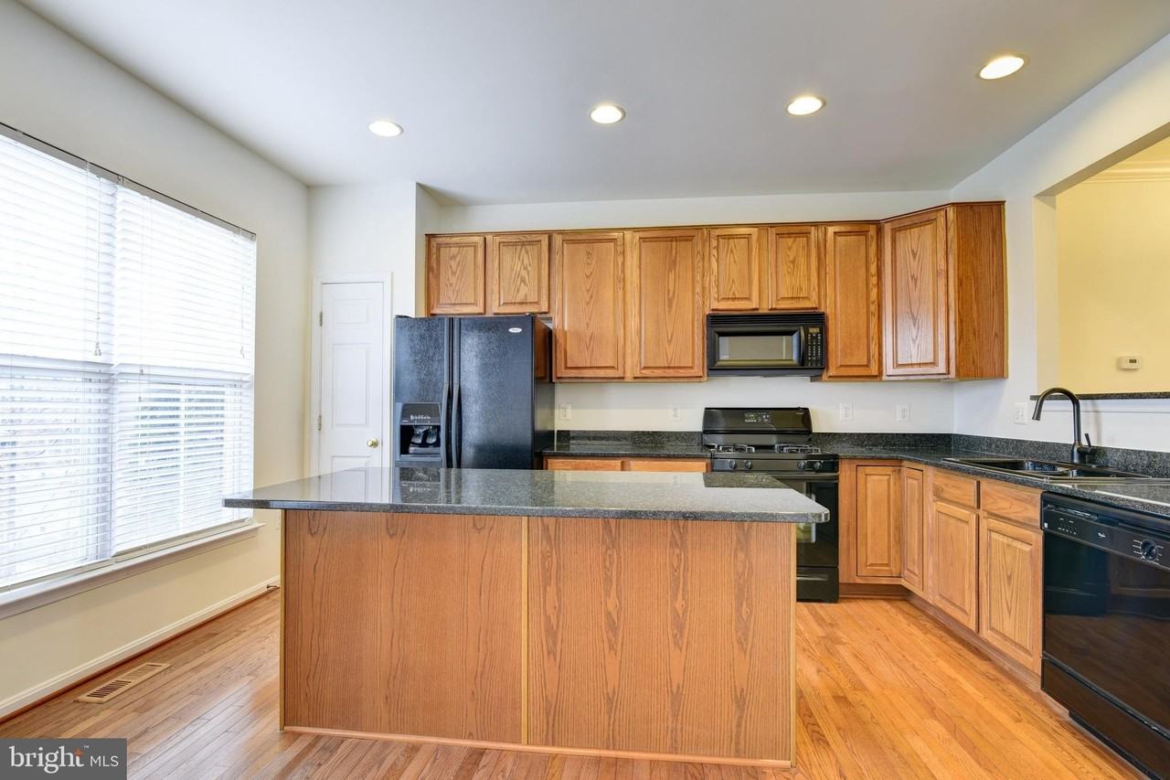 12838 Marblestone Dr - Photo 3 of 49