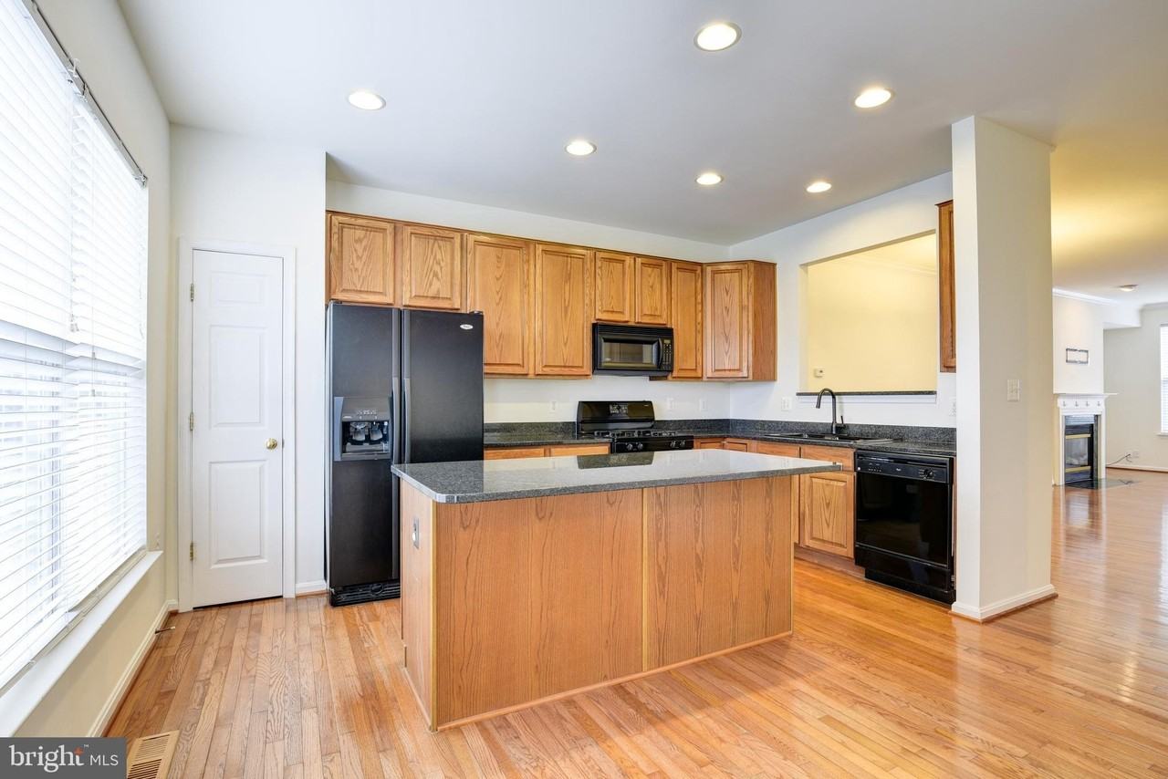 12838 Marblestone Dr - Photo 4 of 49