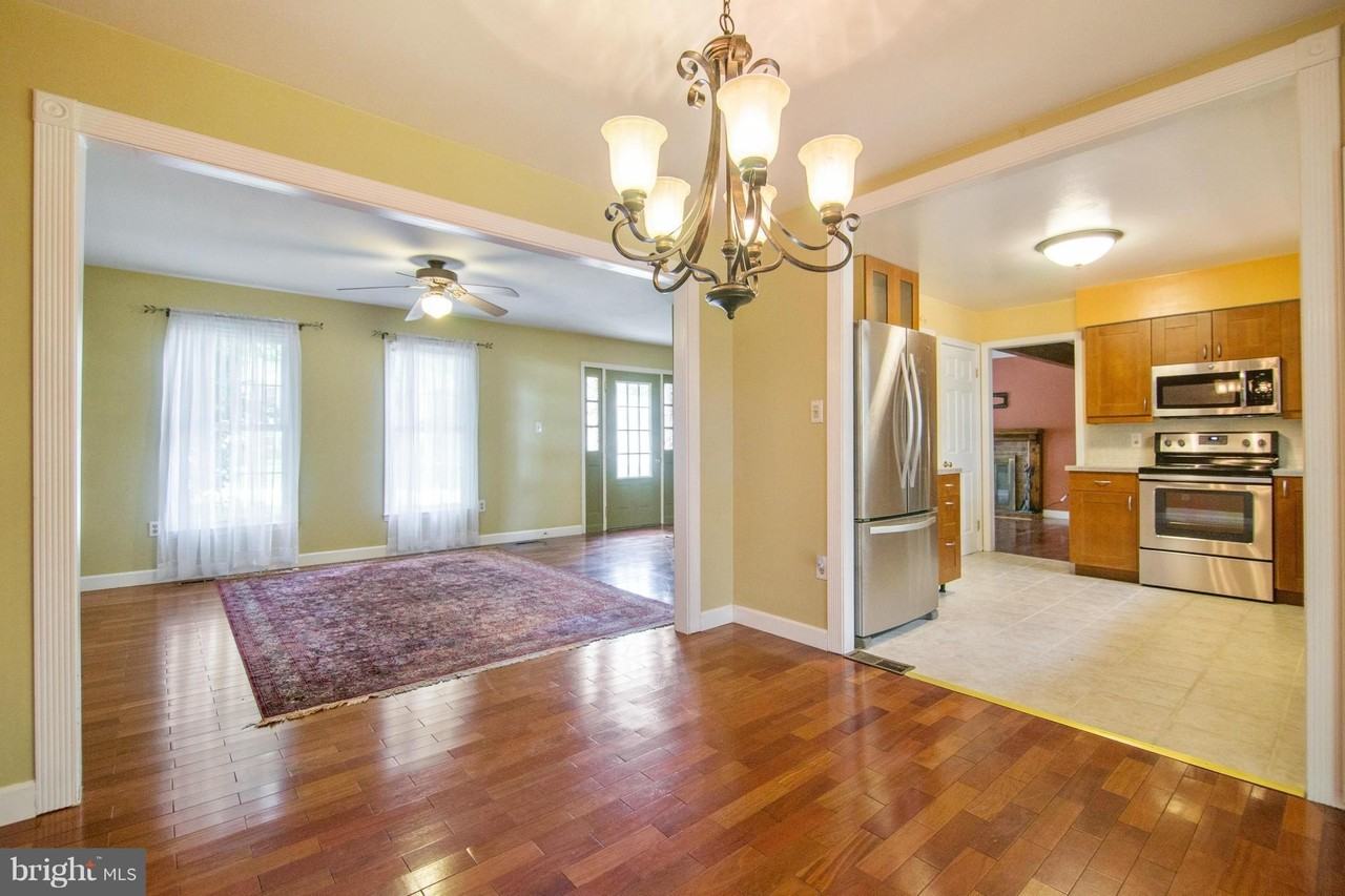 11957 Governors Ct - Photo 6 of 30