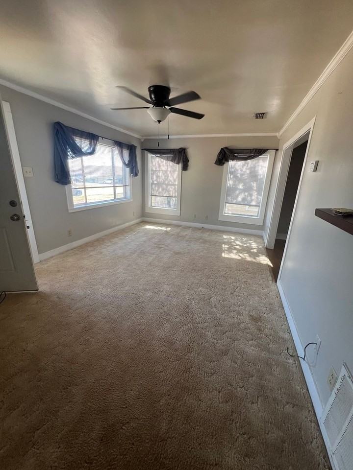 634 E North 15th St - Photo 2 of 10