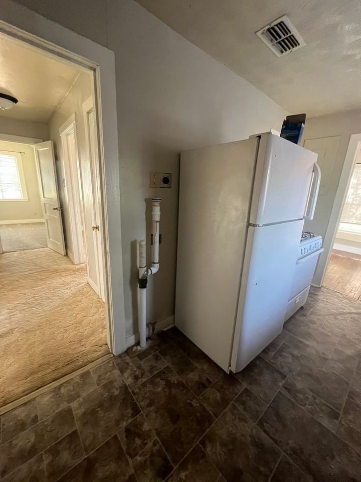 634 E North 15th St - Photo 6 of 10