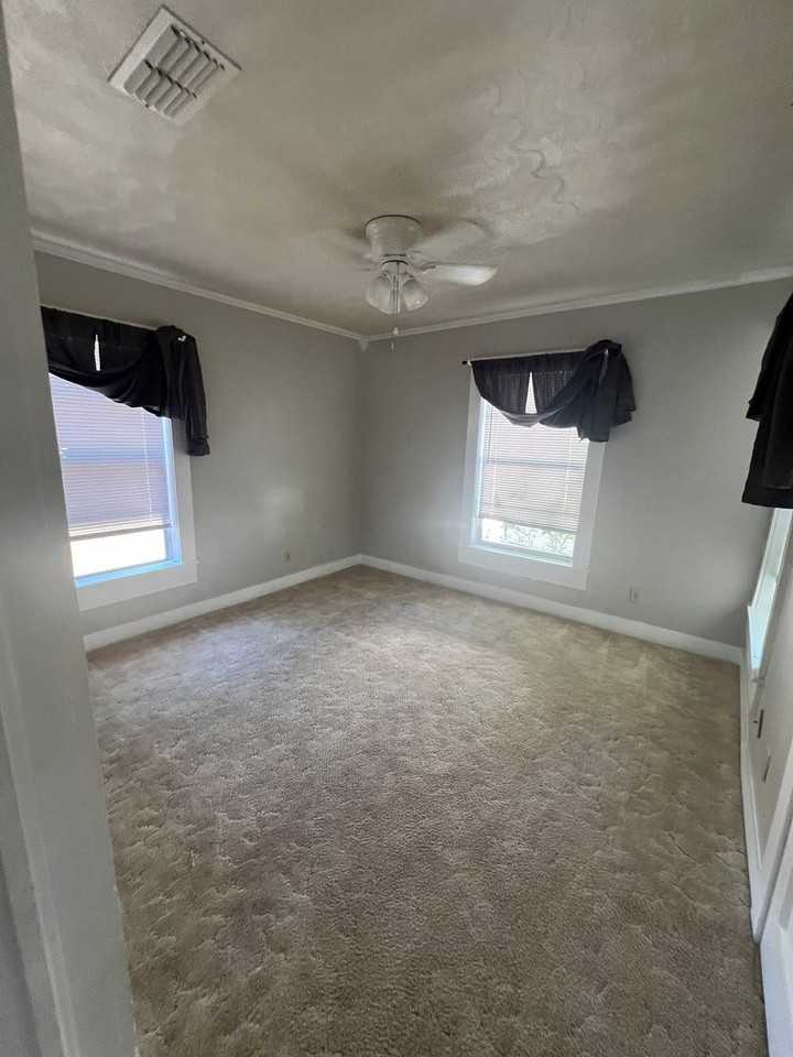634 E North 15th St - Photo 7 of 10