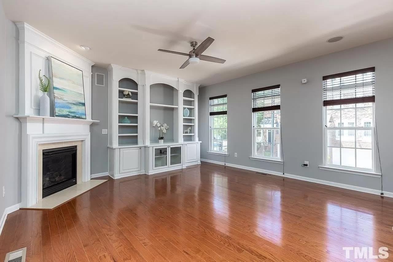 2706 Laurelcherry St - Photo 2 of 3