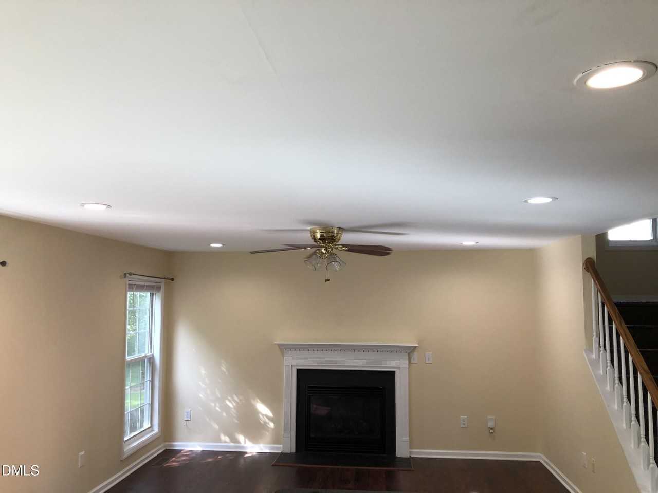 814 Bristol Blue St - Photo 6 of 28