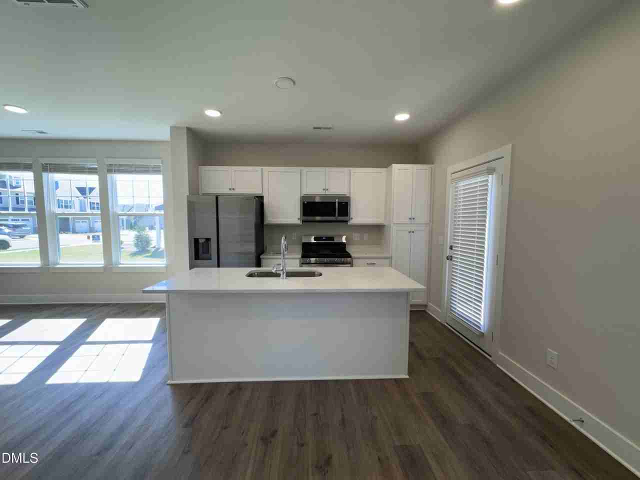 836 Pryor St - Photo 5 of 20