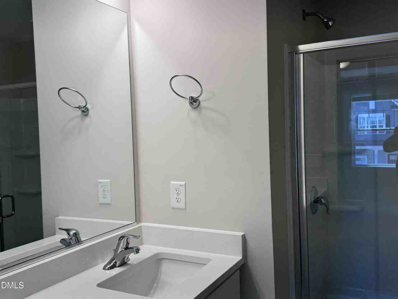 836 Pryor St - Photo 7 of 20
