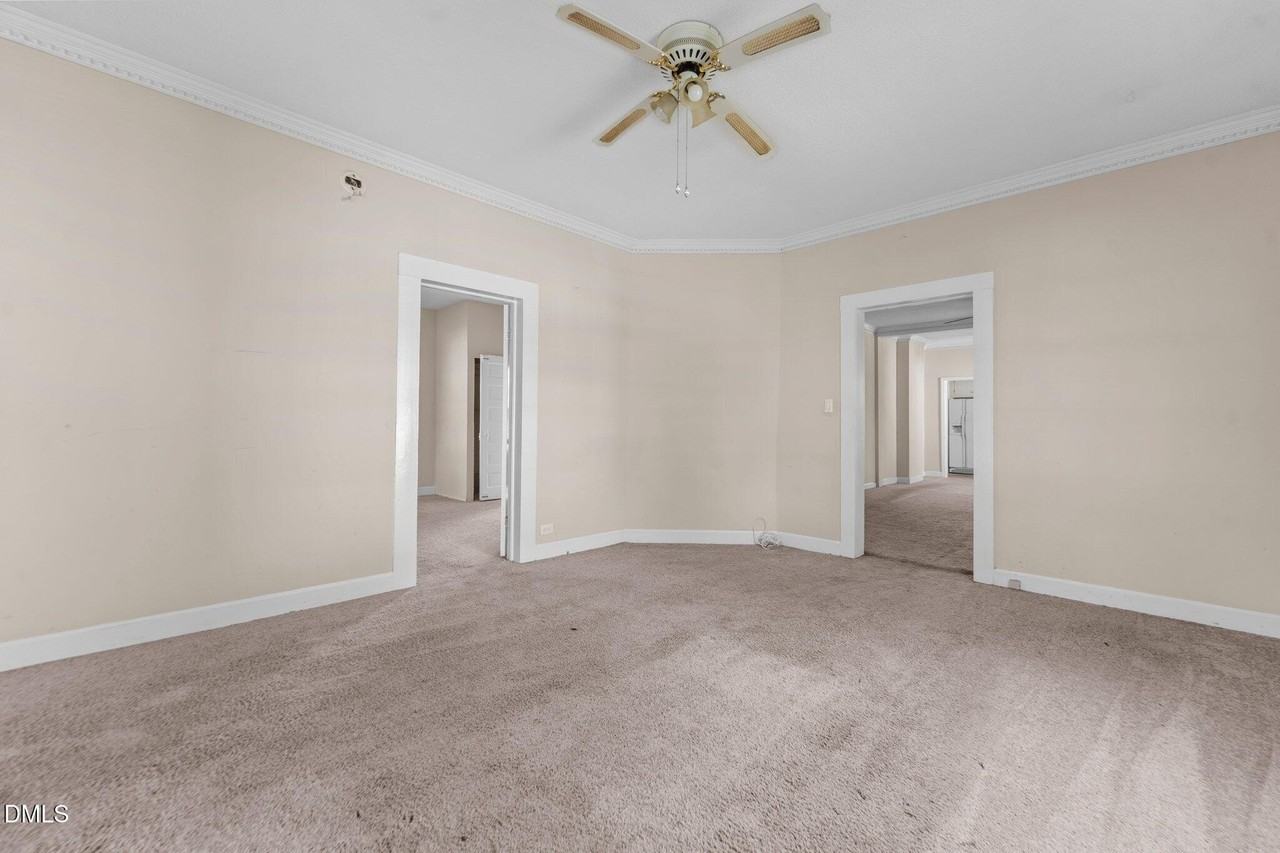 307 E F St - Photo 3 of 27