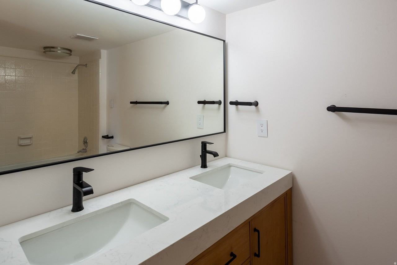3014 Comanche Ln #2 - Photo 5 of 10