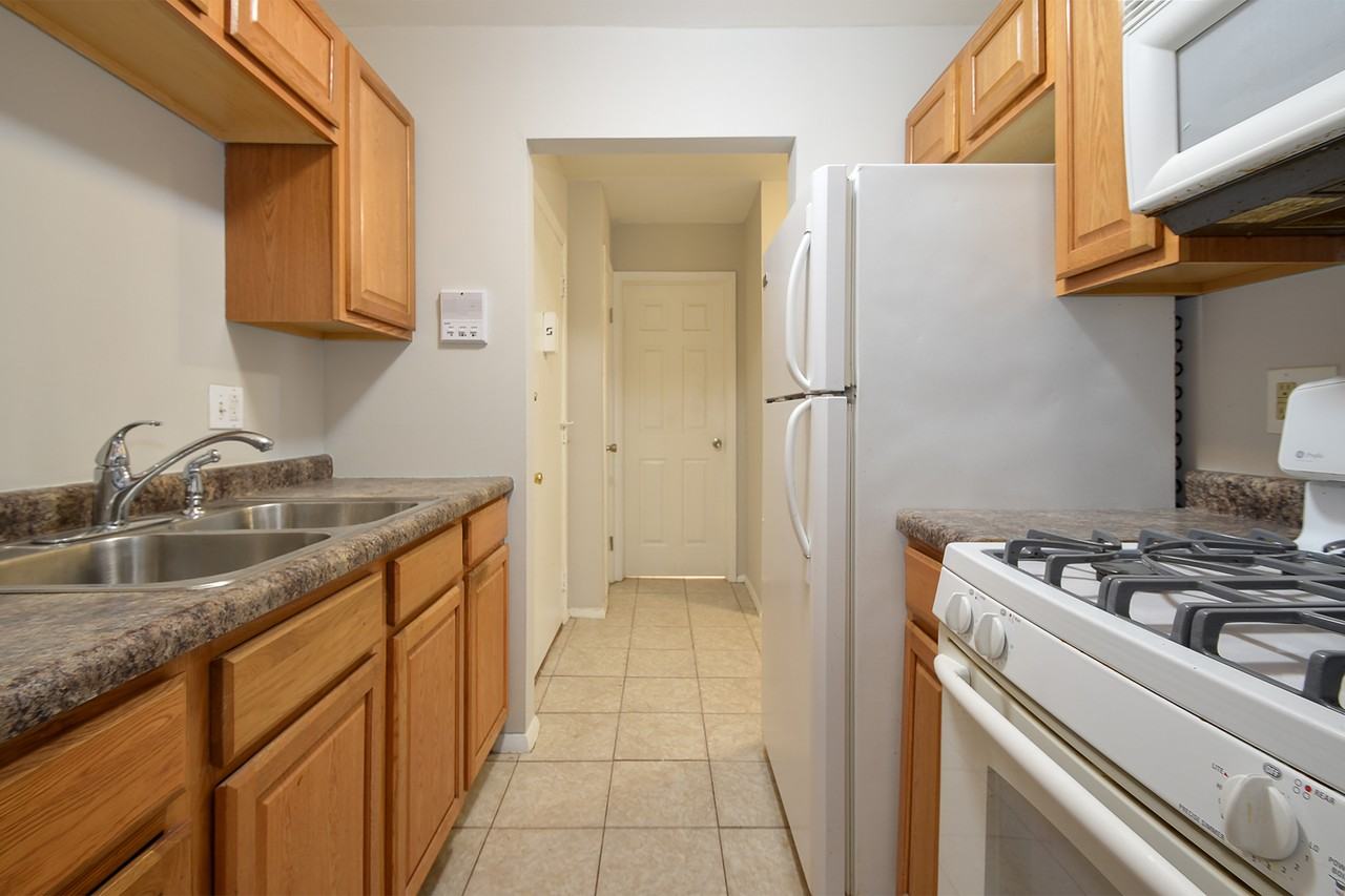 869 Trace Dr ##104 - Photo 5 of 7