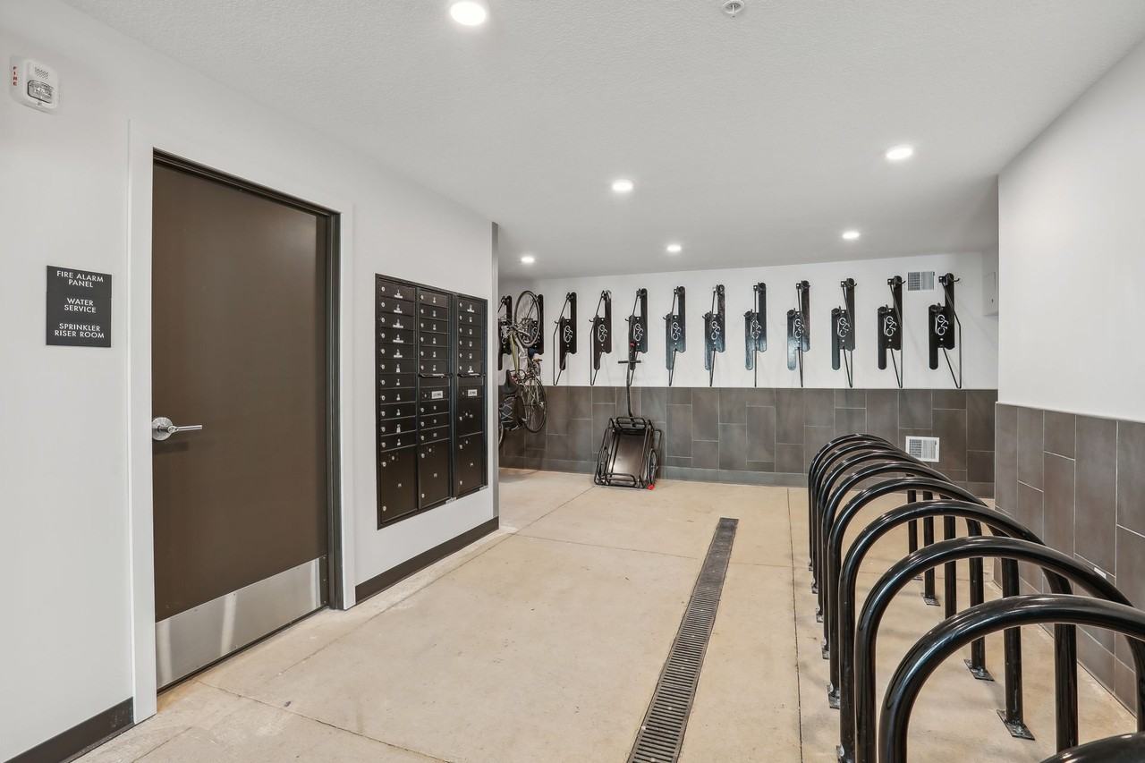 Solstice Apartments - Photo 4 of 9
