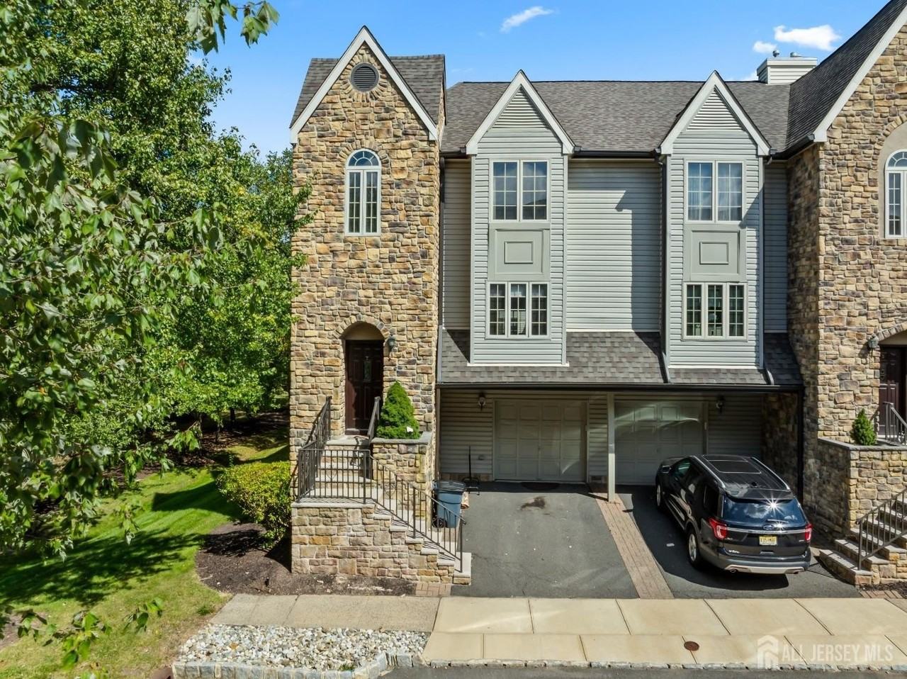 7 Finch Ct - Photo 3 of 49