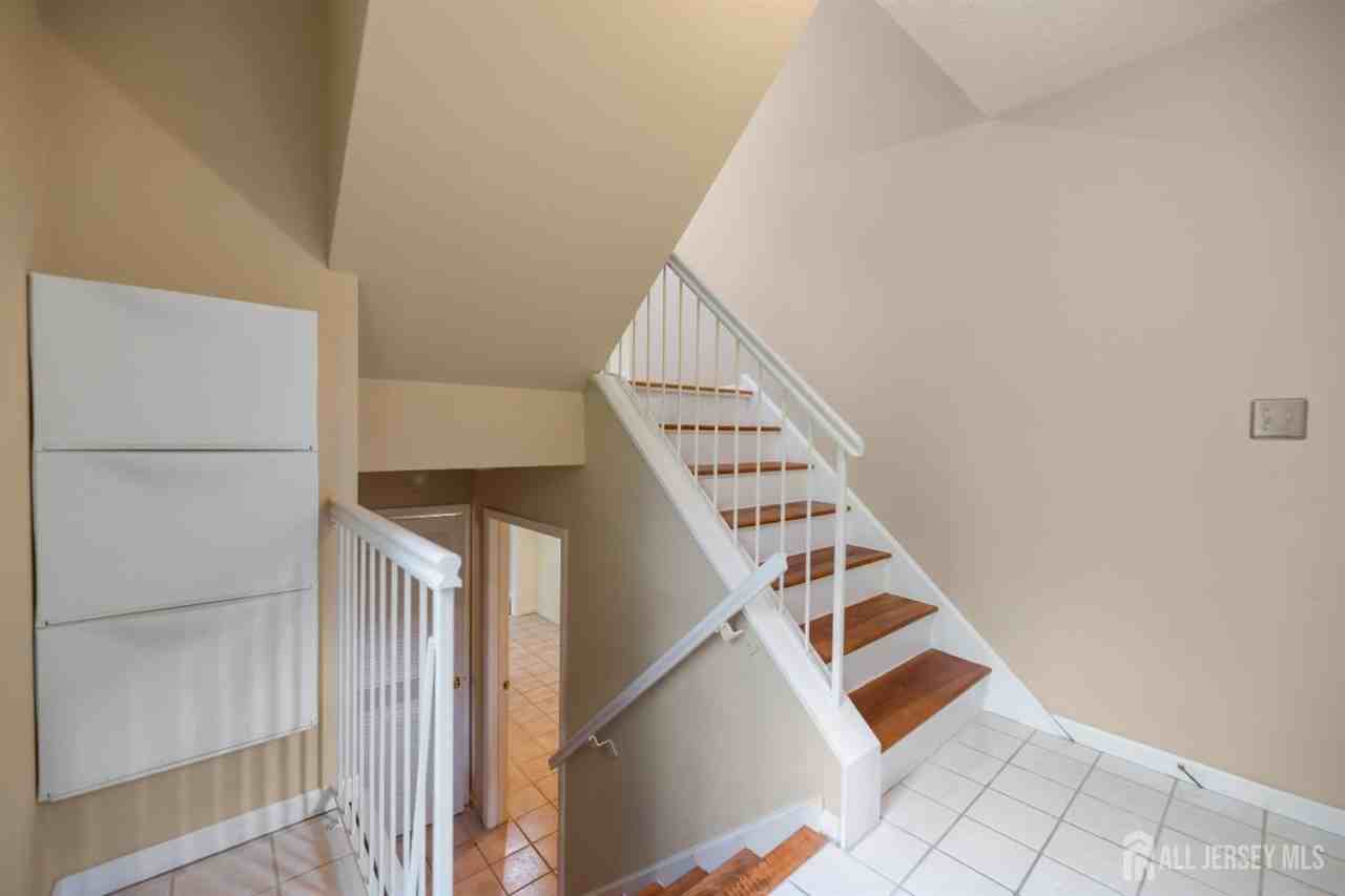 7 Finch Ct - Photo 4 of 49