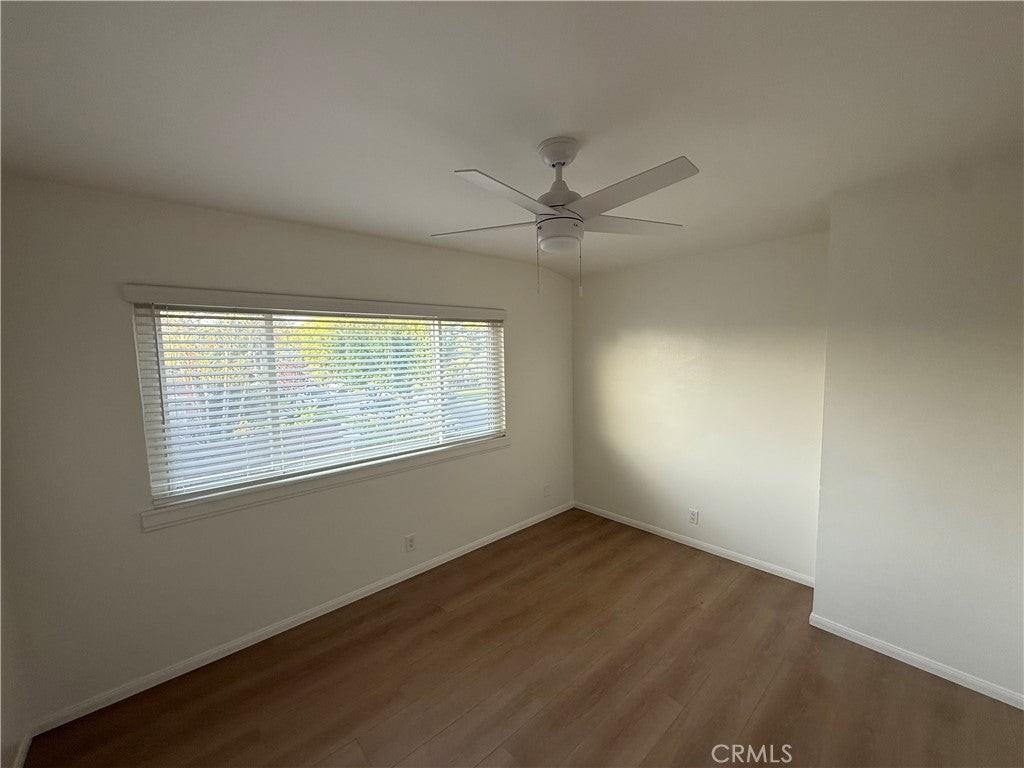 10317 Pinehurst Ave - Photo 5 of 13
