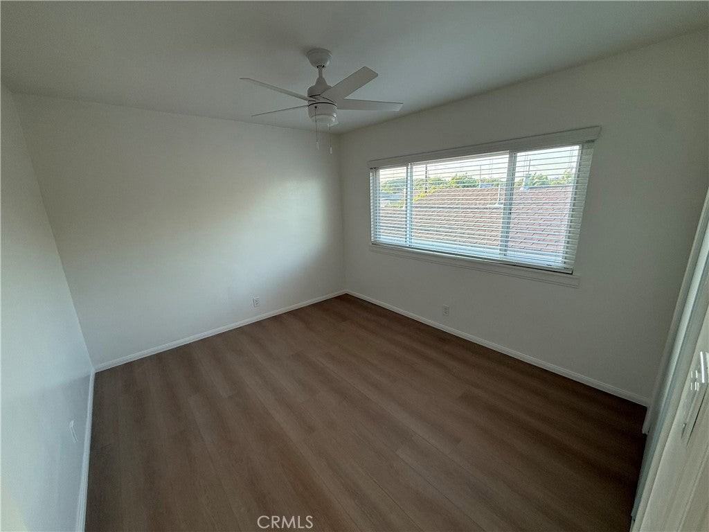 10317 Pinehurst Ave - Photo 6 of 13