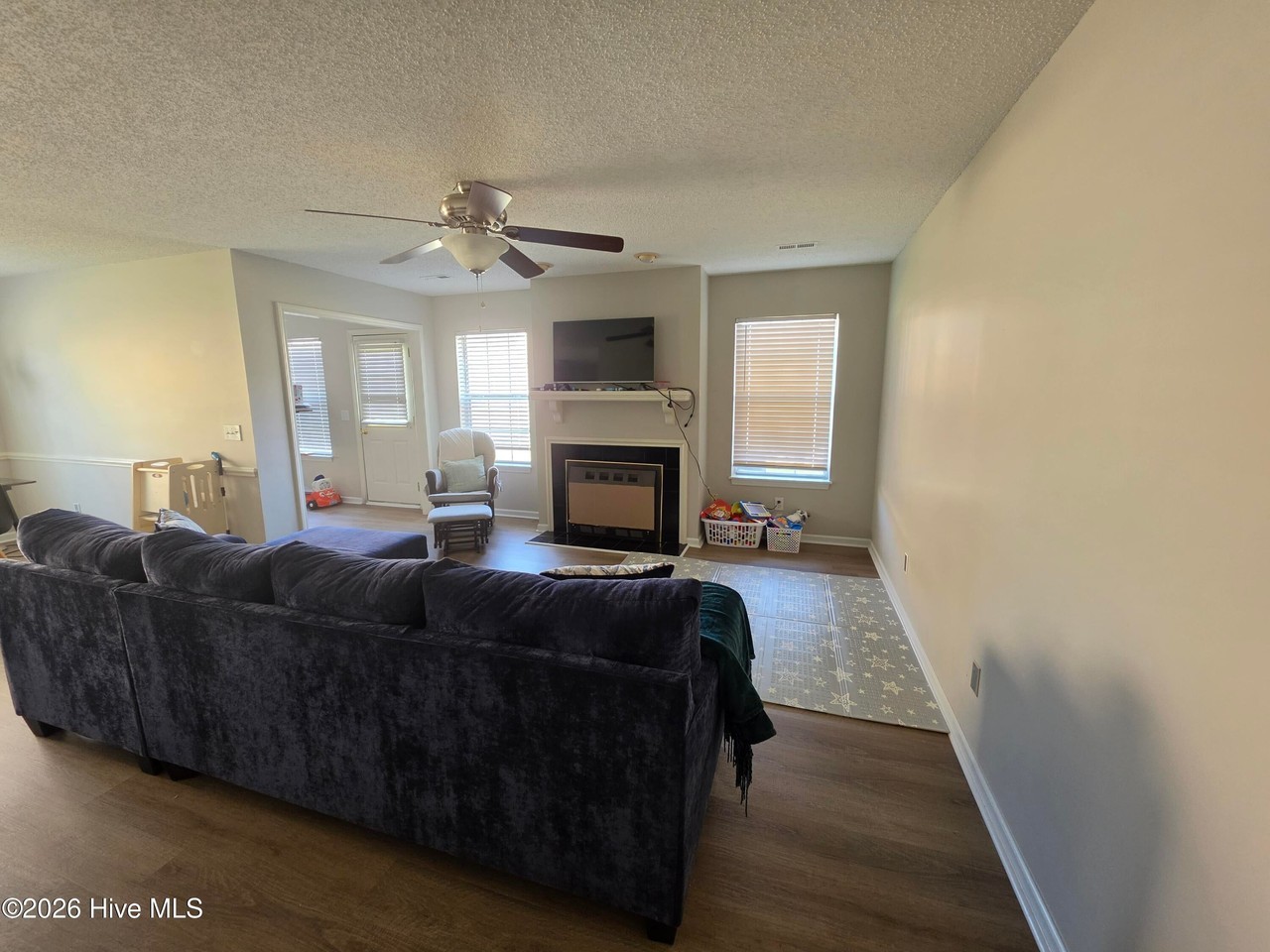 2940 Mulberry Ln - Photo 2 of 14