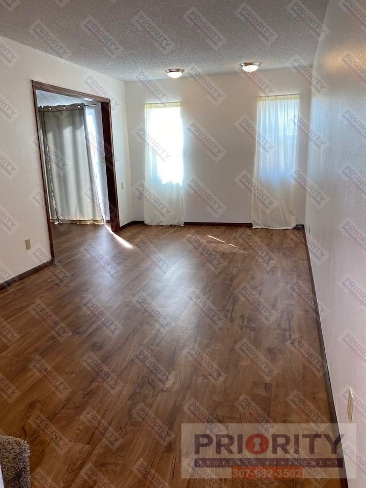 903 Mountain View Dr - Photo 3 of 16