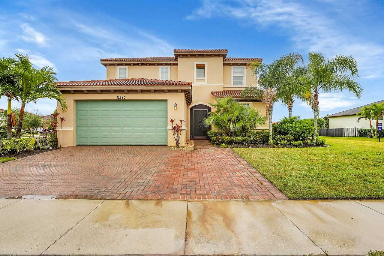 11240 Sw Wyndham Way - Photo 2 of 50