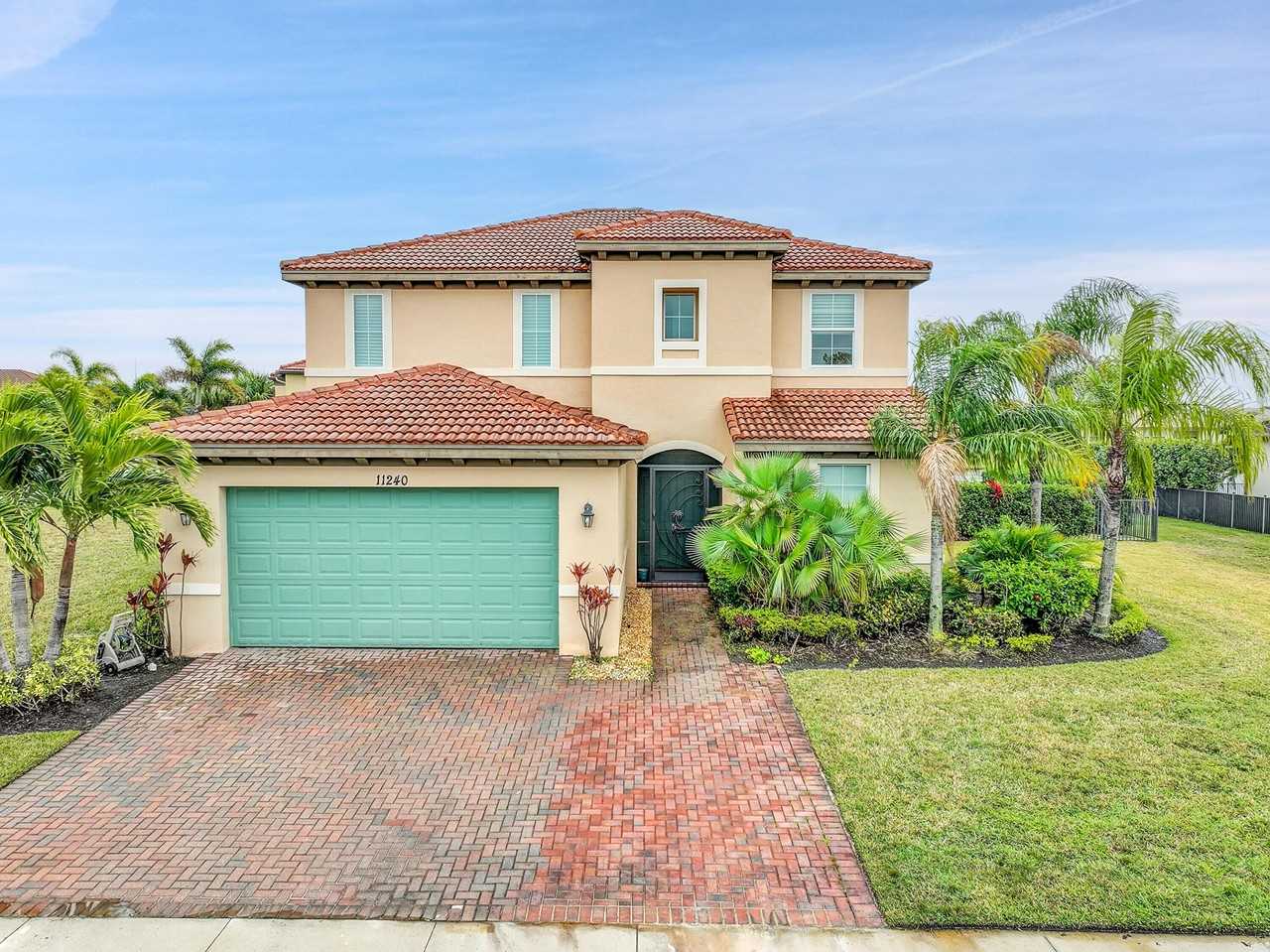 11240 Sw Wyndham Way - Photo 3 of 50