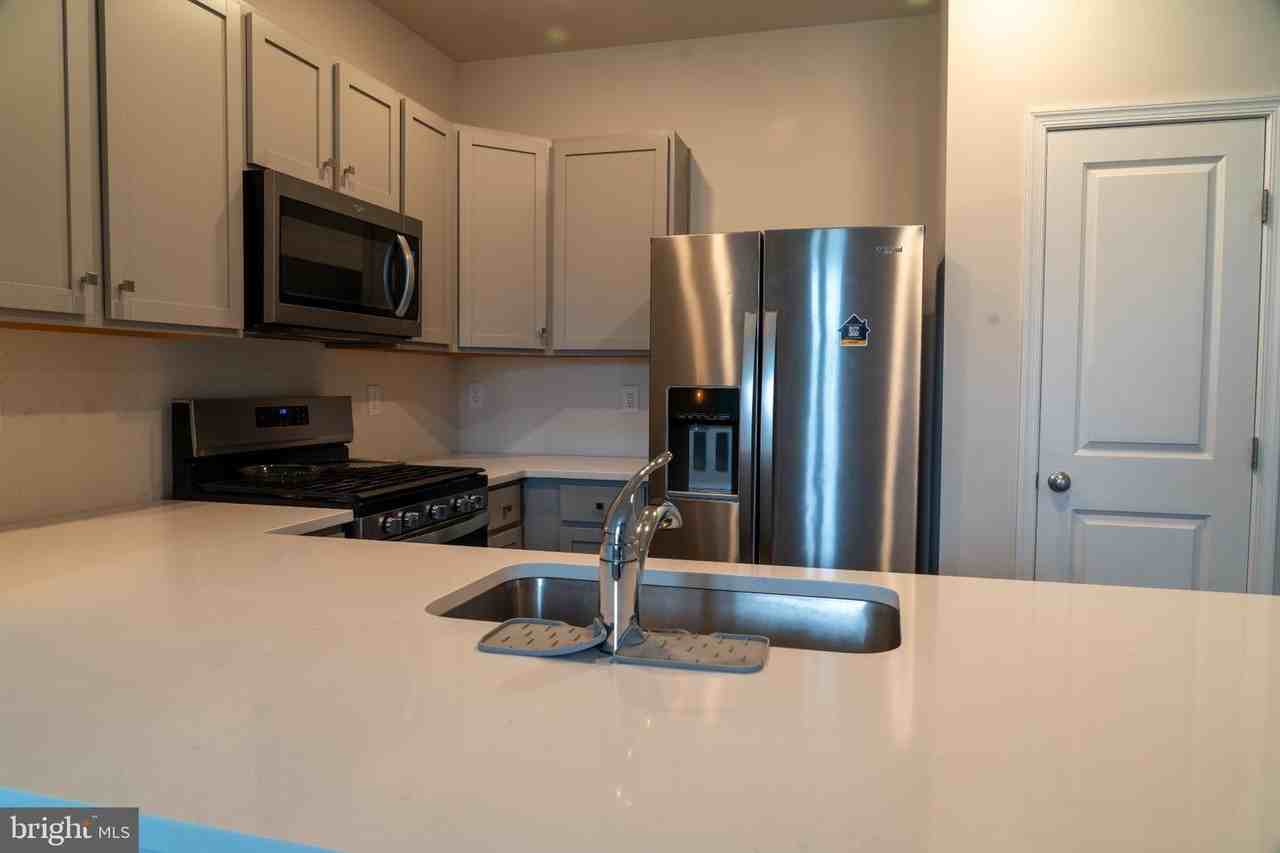 57 Arlotta St - Photo 3 of 17
