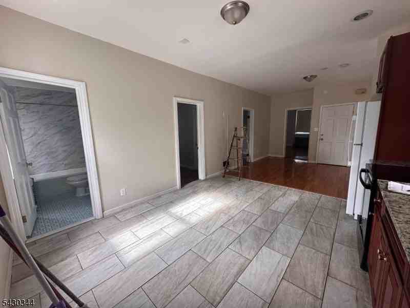 130 Washington Ave - Photo 4 of 11