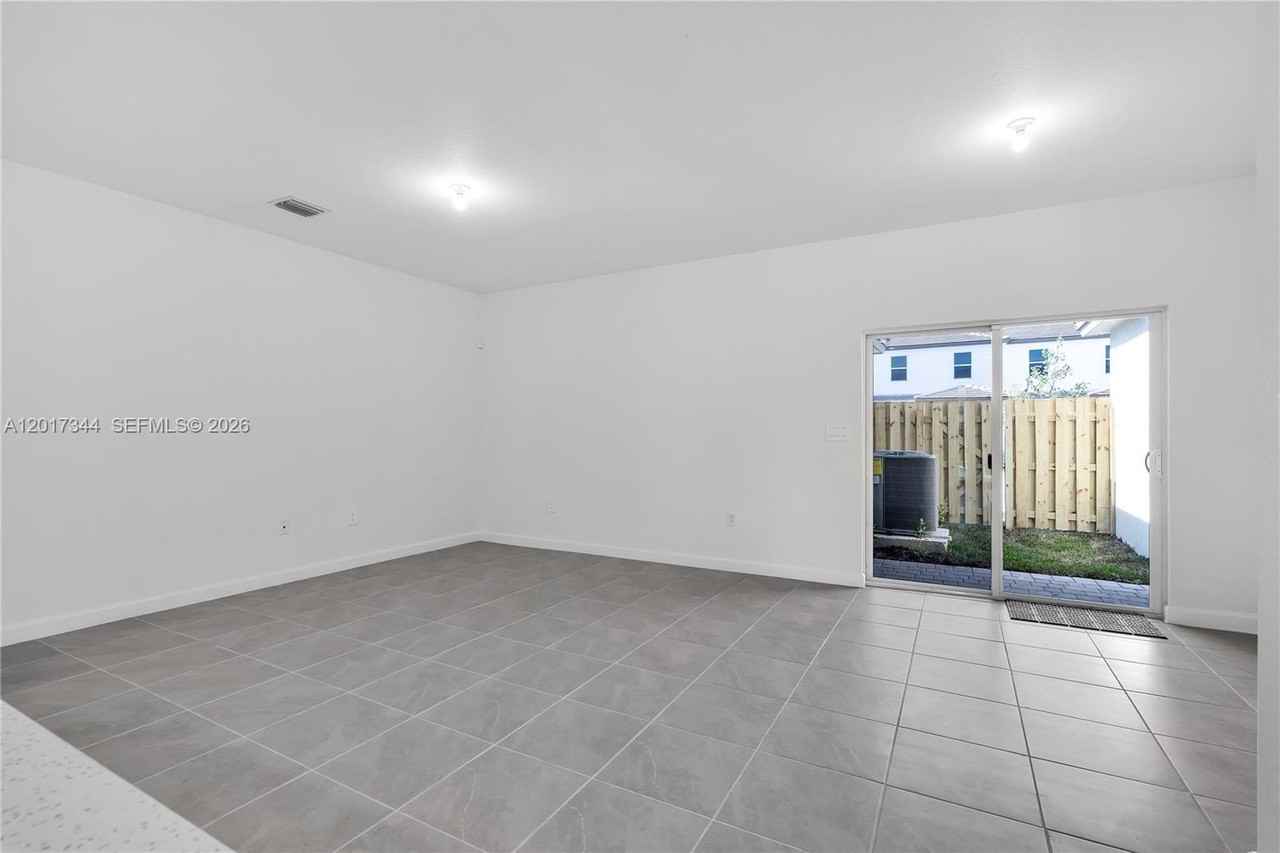 26479 Sw 149th Ave #26479 - Photo 7 of 28