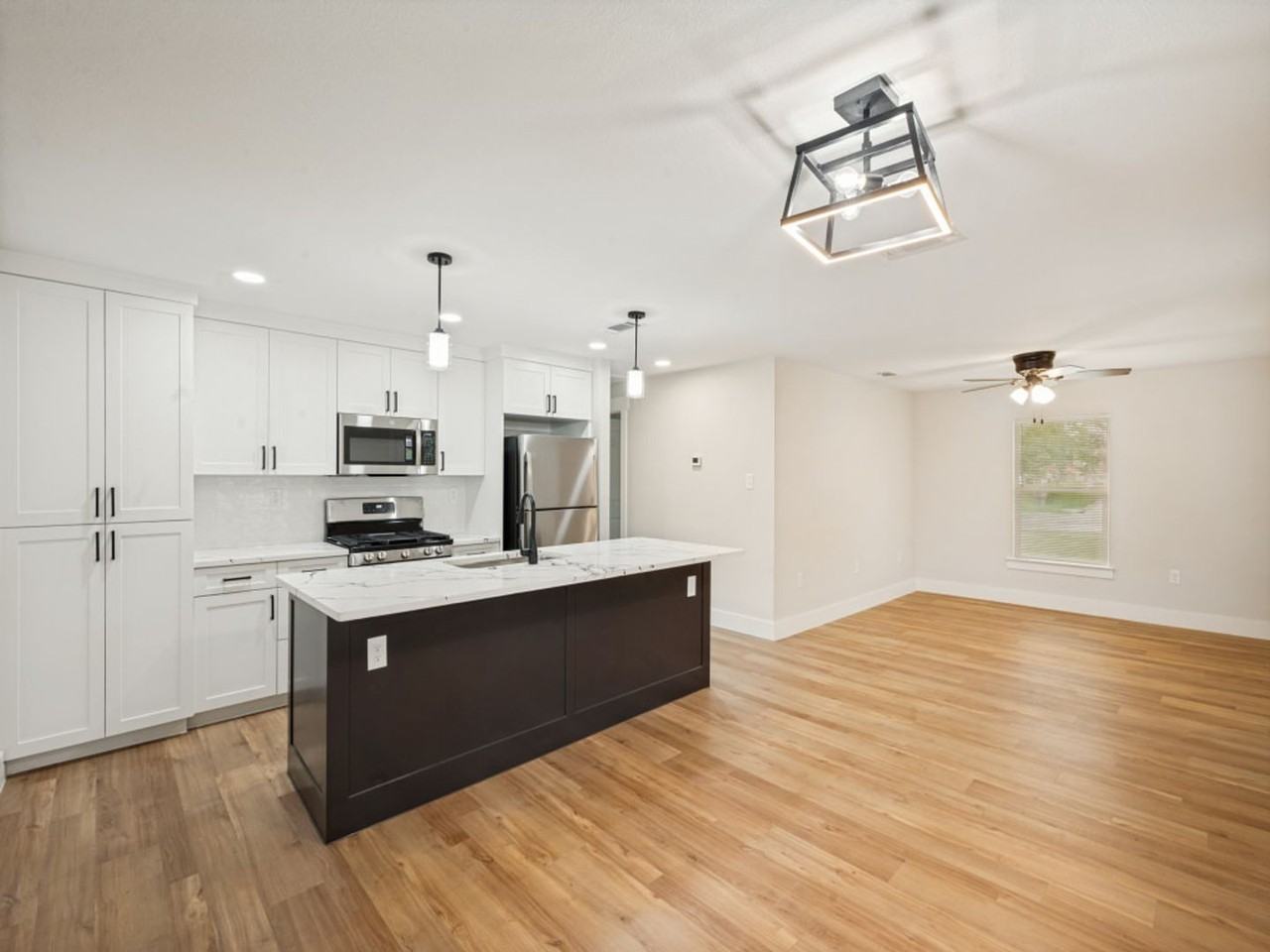 204 Normal St - Photo 6 of 13