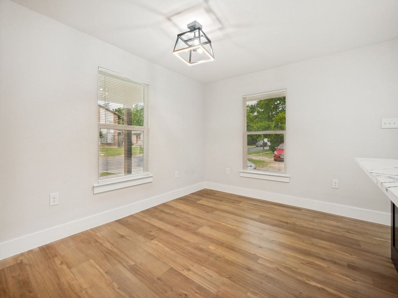 204 Normal St - Photo 7 of 13