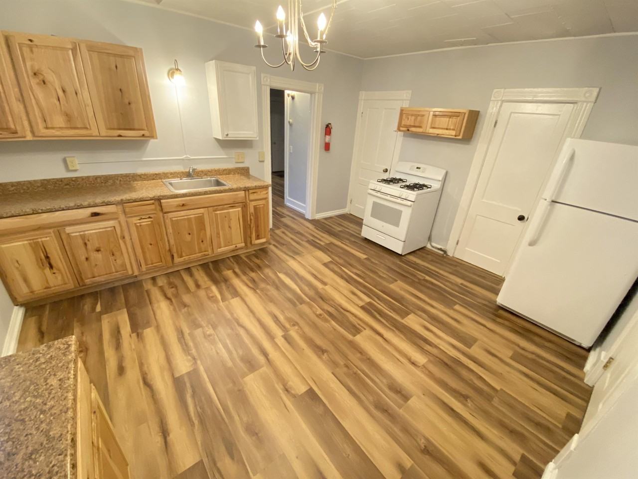 73 Cedar St - Photo 4 of 11