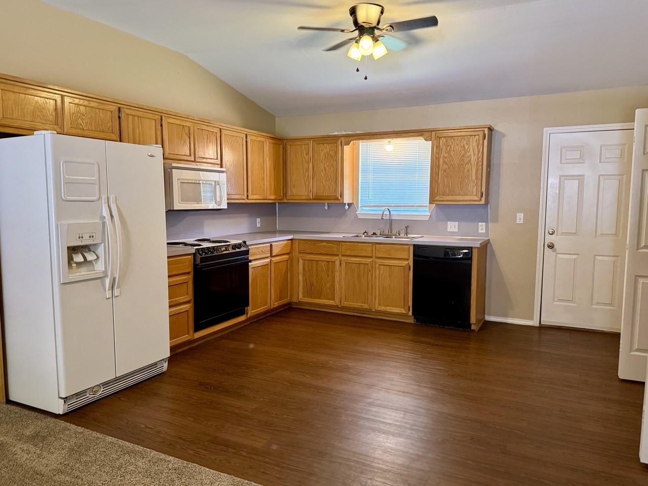 2408 Cimmarron Dr #1 - Photo 4 of 20