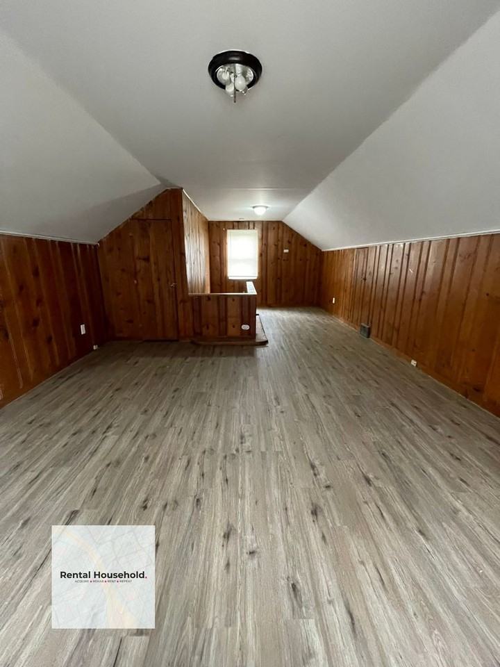 18010 Lesure St - Photo 2 of 14