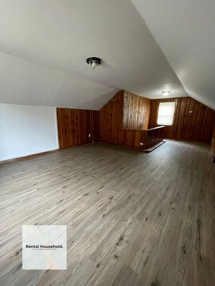 18010 Lesure St - Photo 3 of 14